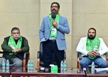 Jharkhand News: जेएमएम का महामंथन-सीएम आवास पर हेमंत सोरेन ने कार्यकर्ताओं को दिया जीत का मंत्र