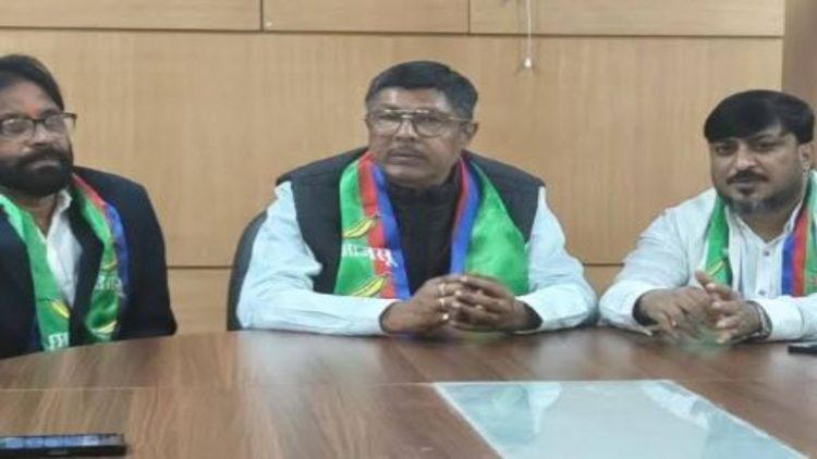 कांग्रेस की गठबंधन में हो रही फजीहत, फिर भी नहीं छोड़ रही सत्ता-प्रवीण प्रभाकर 1 कांग्रेस की गठबंधन में हो रही फजीहत, फिर भी नहीं छोड़ रही सत्ता-प्रवीण प्रभाकर
