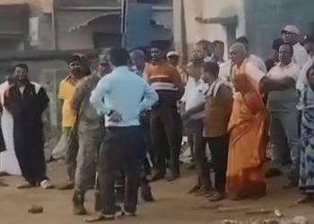 कोडरमा में बंद खदान के पास बोरे में मिला अज्ञात शव, हत्या की आशंका 8 कोडरमा में बंद खदान के पास बोरे में मिला अज्ञात शव, हत्या की आशंका