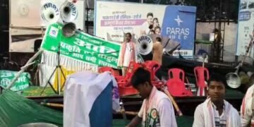 Big Breaking: The stage built near Albert Ekka Chowk collapsed.