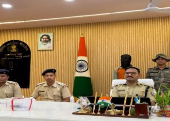 सिमडेगा में प्रेमिका की हत्या कर भागा आरोपी तेलंगाना से गिरफ्तार, हथियार बरामद