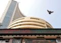 Share Market: शेयर बाजार में फिर गिरावट, सेंसेक्स 215 अंक तक टूटा; निफ्टी 22,550 के नीचे