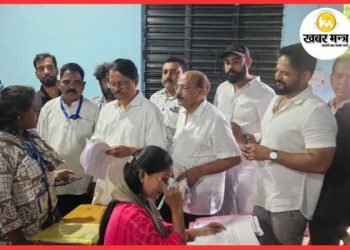 Congress in-charge K. Raju inspected several polling stations in Ranchi.