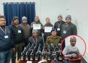 Dhanbad News: धनबाद स्टेशन पर ऑपरेशन सतर्क की बड़ी कार्रवाई, भारी मात्रा में अंग्रेजी शराब के साथ दो तस्कर गिरफ्तार