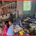 Pakur News: अग्निकांड पीड़ित परिवारों से मिलीं विधायक निसात आलम, राहत सामग्री देकर हरसंभव मदद का दिलाया भरोसा 11 Pakur News: MLA Nisat Alam met the families affected by the fire incident.