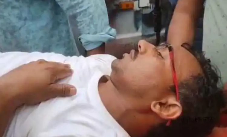 छात्र आंदोलन के बीच बिगड़ी अनशनकारी छात्र की तबीयत, जयपाल सिंह मुंडा मैदान से अस्पताल ले जाया गया 1 Student protester on hunger strike falls ill amidst the student agitation; taken to hospital from Jaipal Singh Munda Ground.