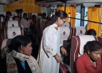 Congress's 'Save Votes, Save the Nation' rally in Delhi; party workers depart from Ranchi in 13 buses