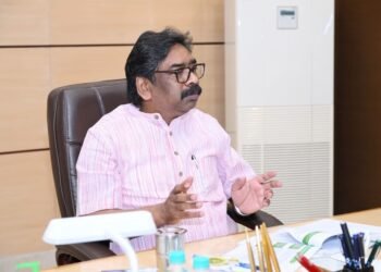रांची के विकास पर CM हेमन्त सोरेन सख्त, बोले—पर्यावरण से समझौता नहीं, स्मार्ट सिटी और पर्यटन योजनाओं की समीक्षा
