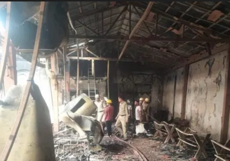 Big Breaking: रांची के Levee Tavern बार एंड रेस्टोरेंट में भीषण आग, होटल में सो रहे कर्मचारी बाल-बाल बचे