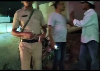 लालपुर में पुलिस ने छात्र की कर दी बेरहमी से पिटाई,वायरल हुआ वीडियो&nbsp;&nbsp;&nbsp;