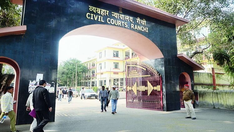 Jharkhand Breaking: Jharkhand Excise Constable Recruitment Exam Paper Leak Case: Accused Uttam Kumar surrenders in Ranchi Civil Court, sent to jail
