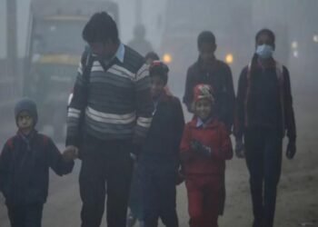 Jharkhand Weather: झारखंड में कड़ाके की ठंड से जनजीवन बेहाल, स्कूल 14 जनवरी तक बंद