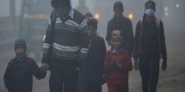 Jharkhand Weather: झारखंड में कड़ाके की ठंड से जनजीवन बेहाल, स्कूल 14 जनवरी तक बंद