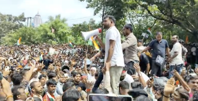 JLKM chief and MLA Jairam Mahato participating in the student protest march near the Vidhan Sabha in Ranchi