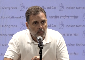 Rahul Gandhi speaking during a press conference about the JPSC-JSSC student protest