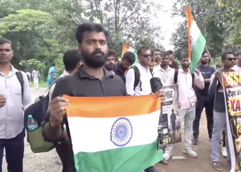 Protesting students gathered near the Old Vidhan Sabha in Ranchi over JPSC and JSSC exam irregularities