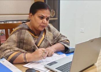 Jharkhand News: मनरेगा बकाया पर झारखंड सख्त-मंत्री दीपिका पांडे ने केंद्र से जल्द भुगतान की मांग की