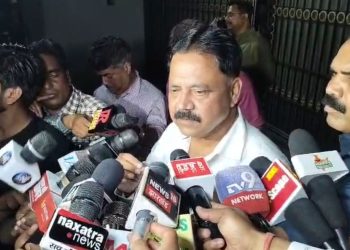 Breaking News: महागठबंधन में ऑल इस वेल, सीएम हाउस में बैठक के बाद एक स्वर में बोले सभी नेता- हम जीत रहे दोनों सीट