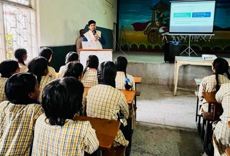 वाल्मीकि नगर में संघ का युवा सम्मेलन, स्वदेशी और स्वावलंबन पर दिया गया जोर 1 वाल्मीकि नगर में संघ का युवा सम्मेलन, स्वदेशी और स्वावलंबन पर दिया गया जोर