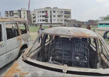 Ranchi News: Three vehicles parked near the school ground in Old Ranchi caught fire, burning to ashes.