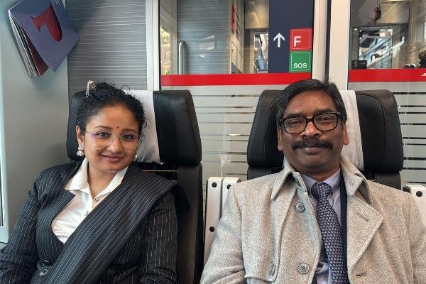 Hemant Soren and Kalpana Soren received global honours at WEF 2026