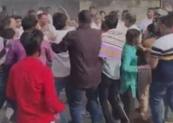 Chaos during Dhanbad Municipal Corporation elections: Clashes at four booths in Susnileva Nag Nagar, additional police force deployed