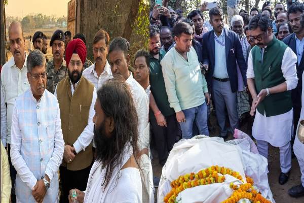 Condolences on the demise of Veer Soren, Hemant Soren and Aditya Sahu paid tribute