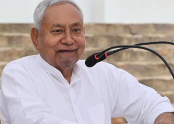 Breaking News: Nitish Kumar files nomination for Rajya Sabha, Amit Shah present