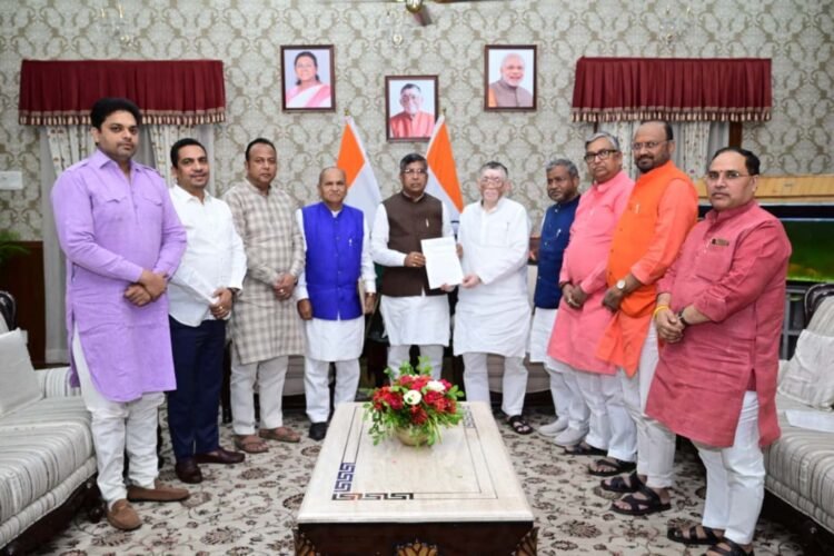 Jharkhand exam scam: BJP submits memorandum to Governor, demands CBI probe into JSSC-JPSC