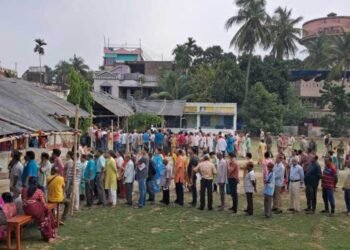 Bengal voting chaos! Bombing in Murshidabad, serious allegations against TMC, 41% voter turnout till 11 am