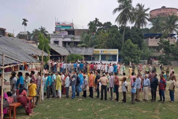 Bengal voting chaos! Bombing in Murshidabad, serious allegations against TMC, 41% voter turnout till 11 am