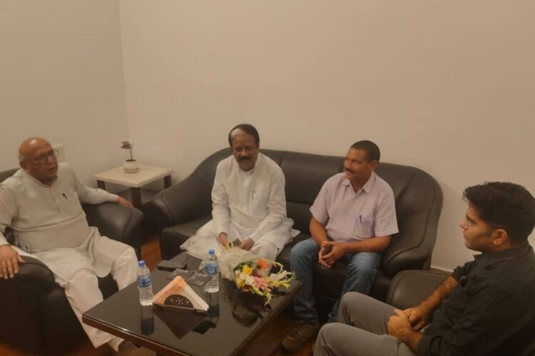 Saryu Rai active in improving road in Lohardaga, Badki Champi-Salgi road will be repaired soon