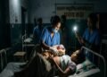 Due to power outage at Rajnagar CHC, delivery was conducted using mobile torch, resulting in death of mother and child, DC strict