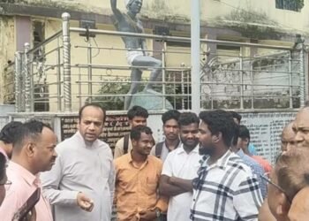 Statue of Lord Birsa Munda vandalised in Jamtara, sparks outrage