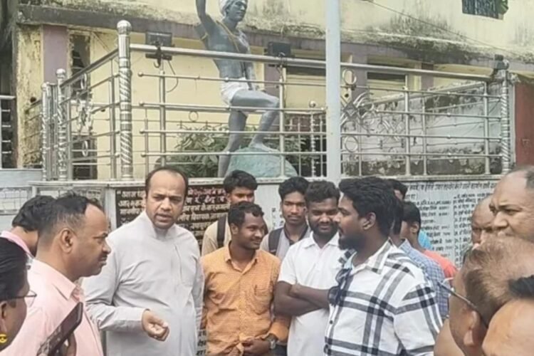 Statue of Lord Birsa Munda vandalised in Jamtara, sparks outrage