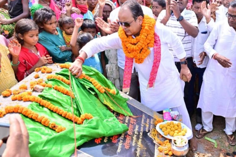 Foundation stone laid for solar powered lift irrigation scheme in Jamtara