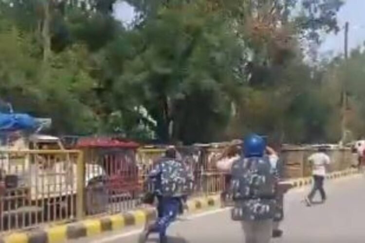 Ruckus over BPSC TRE-4 in Patna, students protest amid water cannons
