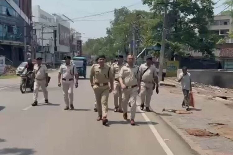 Ramgarh Police's 'Prahari' initiative begins, with foot patrols on 76 routes and action at 114 locations.