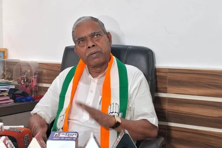 झारखंड में 2 से 8 अक्टूबर तक कांग्रेस मनाएगी ‘लोकतंत्र बचाओ सप्ताह’, जिलों में निकलेगा ‘वोट बचाओ–देश बचाओ’ मार्च