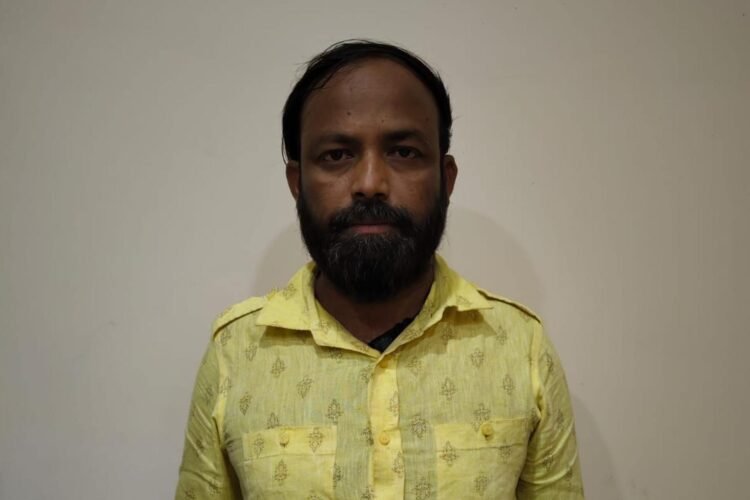 Police crack down on extortion gang in Dhanbad, accused arrested with weapons and cartridges