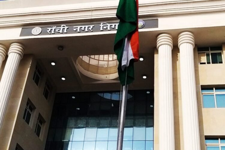In the meeting of Ranchi Municipal Corporation, councilor Neelam Chaudhary accused of making objectionable video.