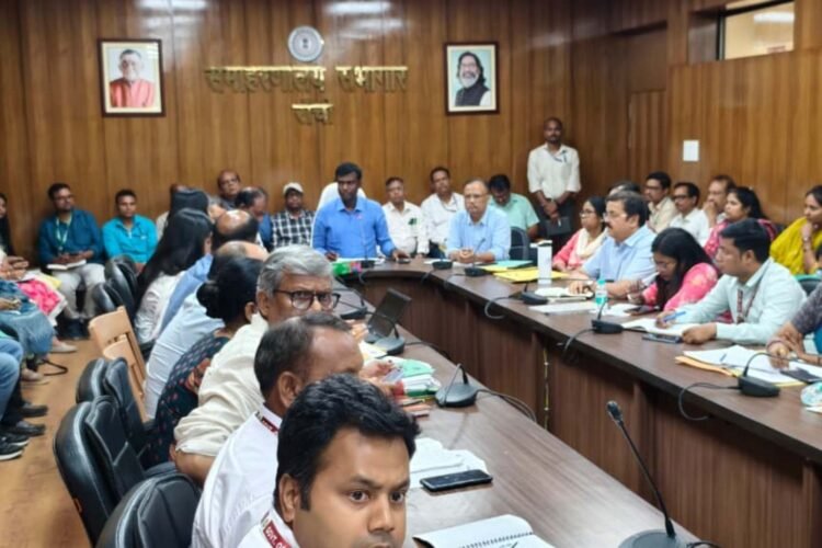 Ranchi News: Review of social welfare, health and social security schemes, DC Manjunath Bhajantri gave strict instructions