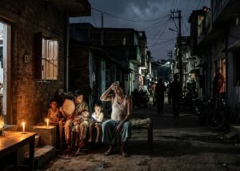 Humidity and power crisis in Ranchi have caused distress, raising questions about the claim of 24-hour power supply.
