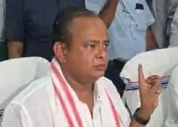 Health Minister Irfan Ansari will file an FIR against Babulal Marandi.