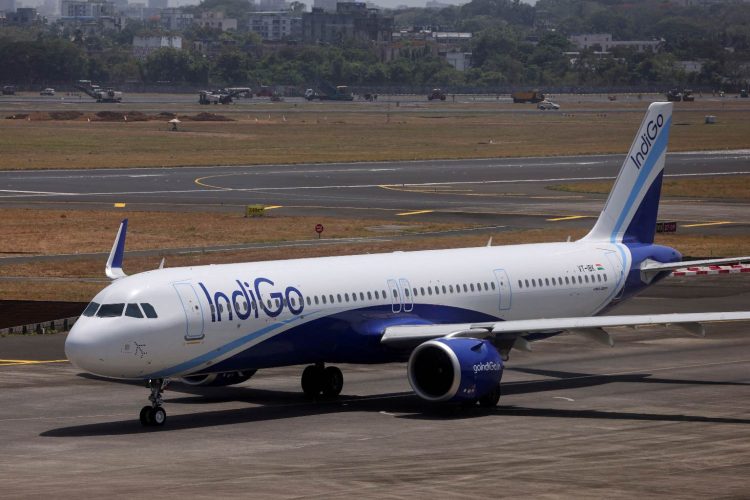 Delhi-Ranchi IndiGo Flight: टेक्निकल खराबी से दो घंटे विमान में फंसे 170 यात्री, AC बंद होने से गर्मी में बेहाल 1 Delhi-Ranchi IndiGo Flight: 170 passengers stranded on board for two hours due to a technical glitch; sweltering heat as AC stops working.