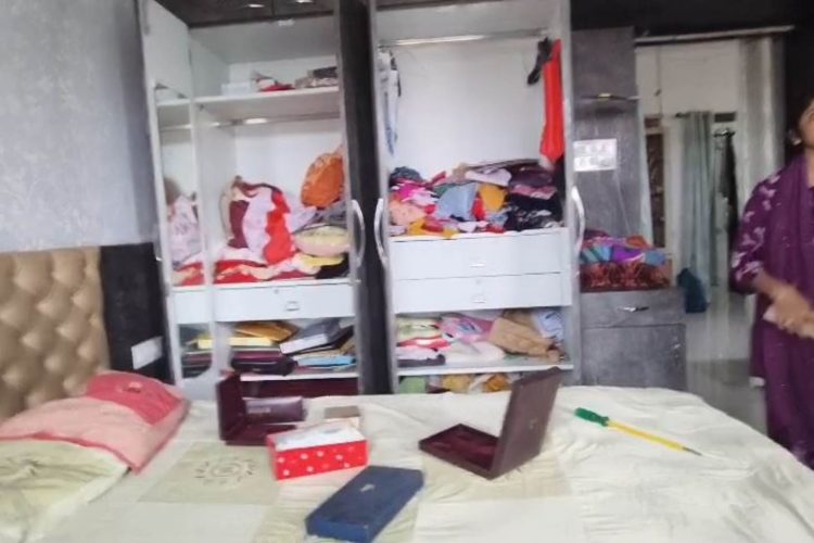 Ranchi News: Theft at a doctor's apartment in Piska More, Pandra; thieves flee with jewelry and cash.