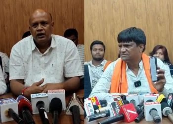 Politics heats up in Dhanbad over threats from Prince Khan; MLA Arup Chatterjee levels serious allegations against Dhullu Mahto, while the MP states he also received a threat.