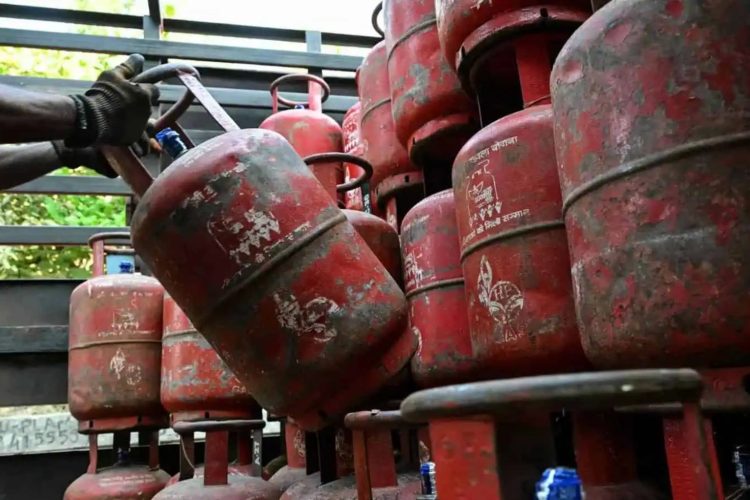 Government lifts emergency restrictions on natural gas supply.