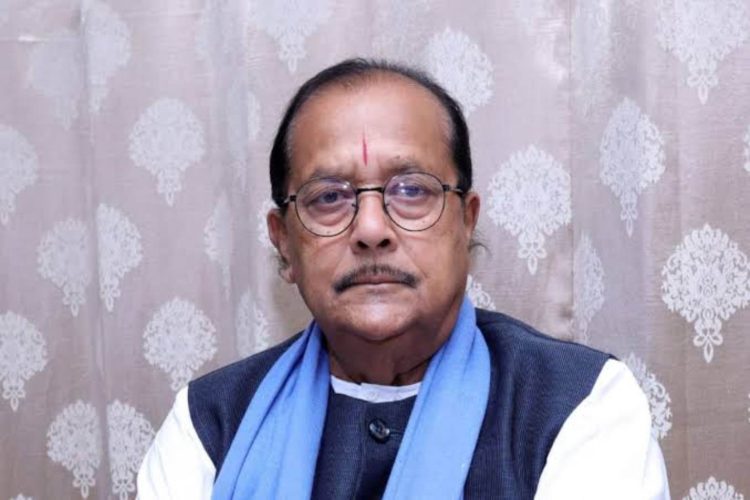Breaking News: वित्त मंत्री राधाकृष्ण किशोर ने लौटाई सरकारी गाड़ियां और सुरक्षा काफिला, दिल्ली के बड़े निवेश कार्यक्रम से भी रहे दूर 1 Finance Minister Radhakrishna Kishore returned his official vehicles and security convoy, and also stayed away from a major investment program in Delhi.