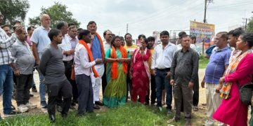 Ranchi News: Permanent vending zone to be set up for street vendors in Pandra; Sanjay Seth and the Mayor inspected the site.